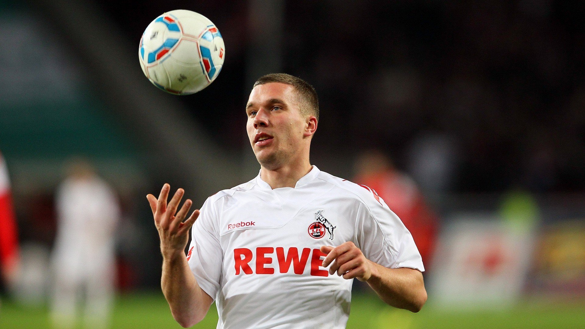 拜仁慕尼黑主场3-0战胜沃尔夫斯堡，豪取三连胜，拜仁慕尼黑对战