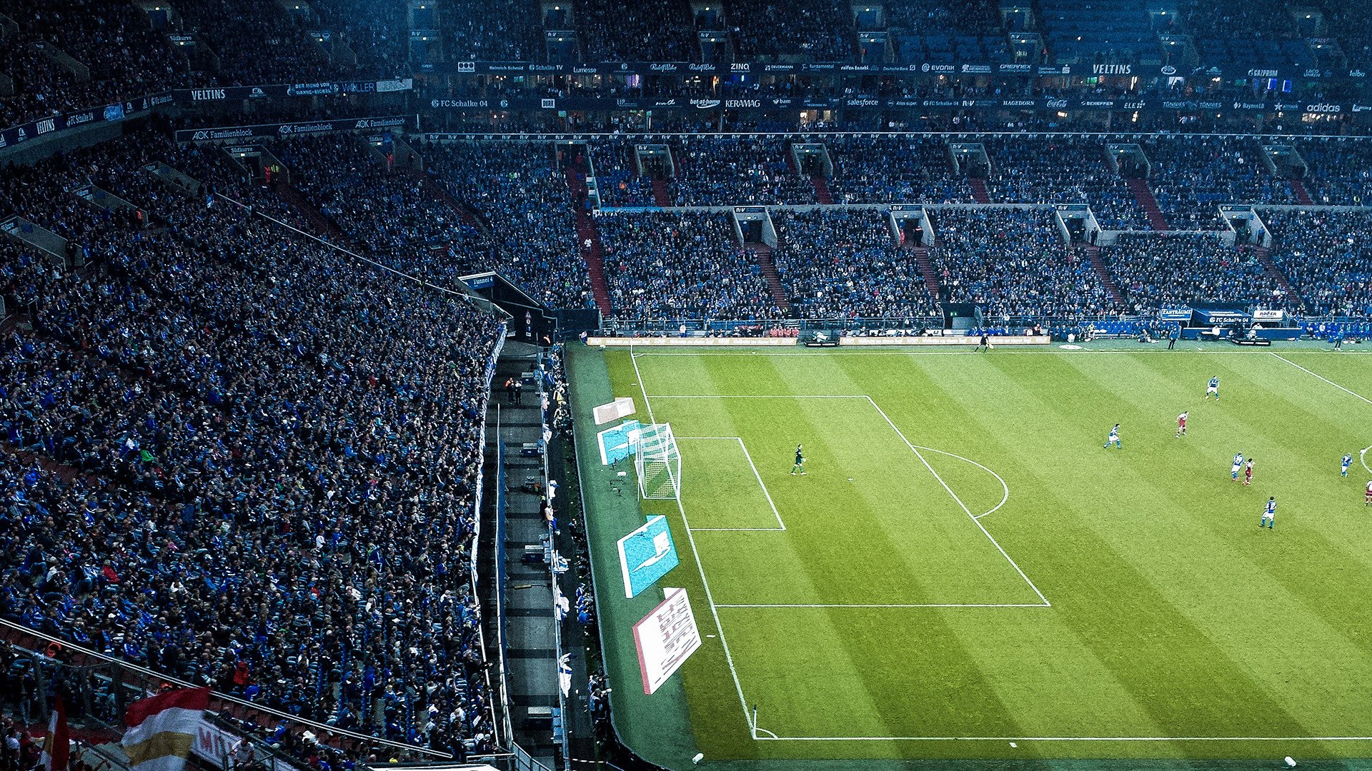 激战正酣：球场上的对决令人热血澎湃，激战正酣怎么读