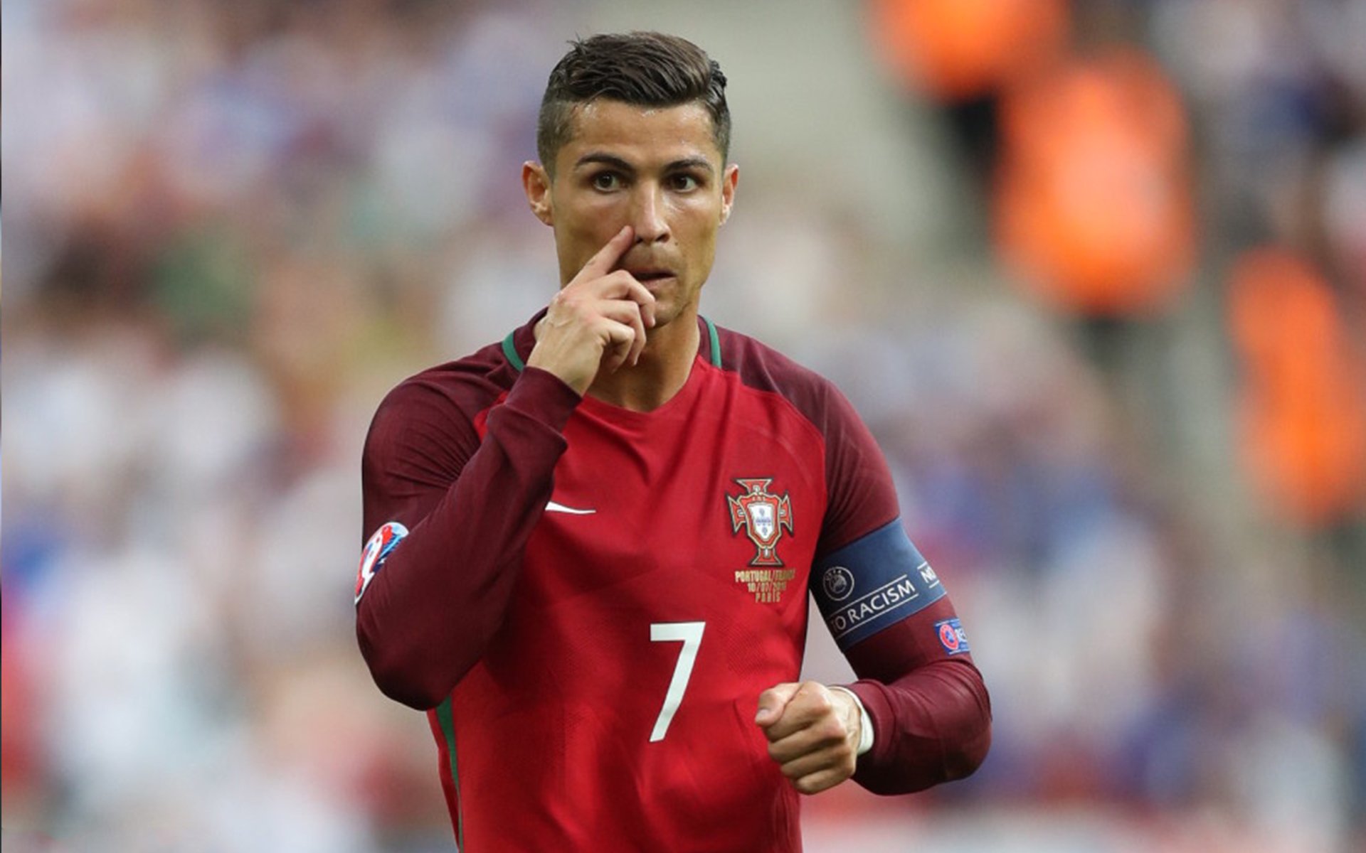 九游体育官方app-足球大赛风云再起，球队实力对垒激烈，足球 大赛