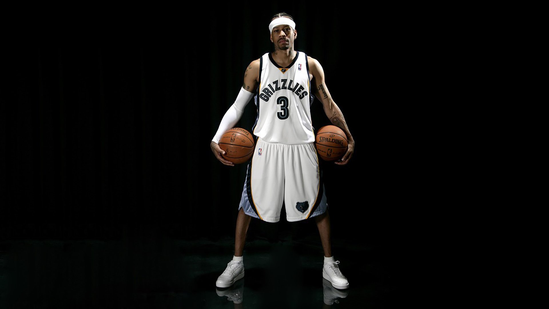 雄鹿巨星字母哥成为MVP热门，雄鹿字母哥伤势